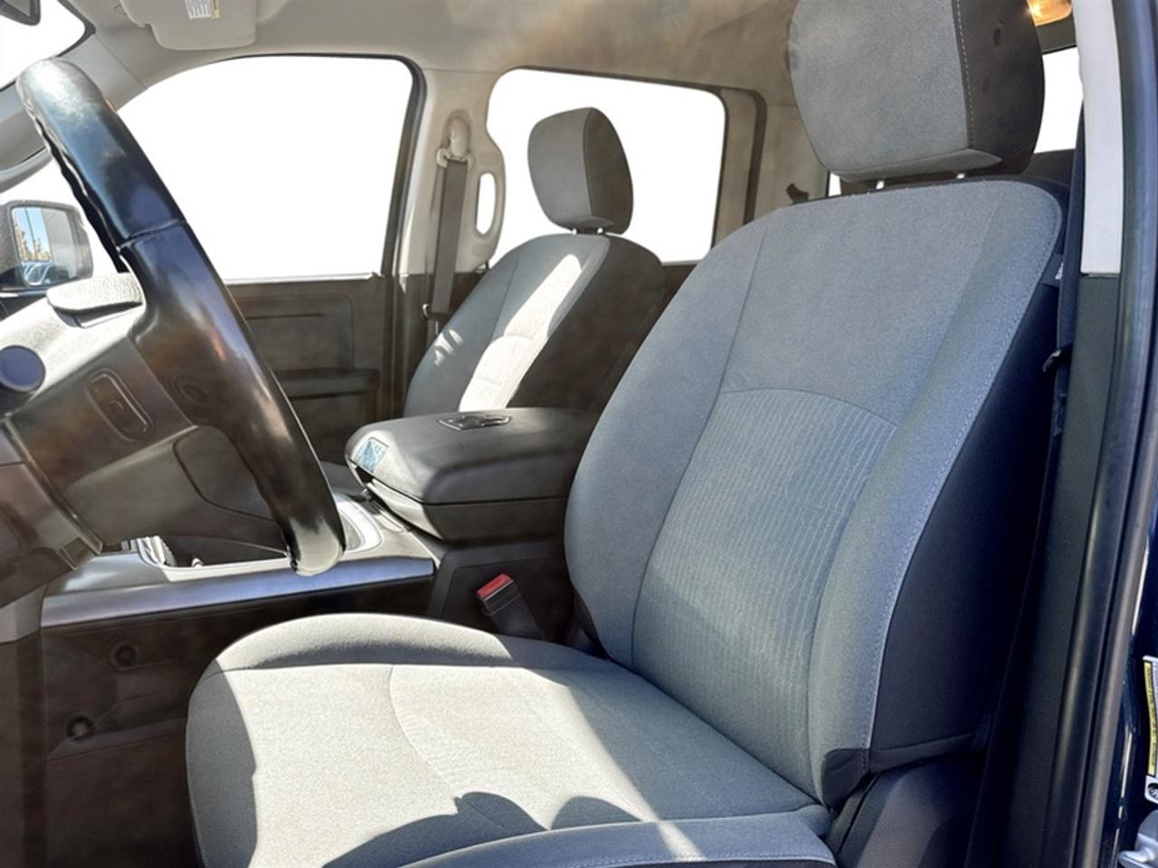 2021 RAM 1500 Classic EXPRESS NIGHT EDITION Photo