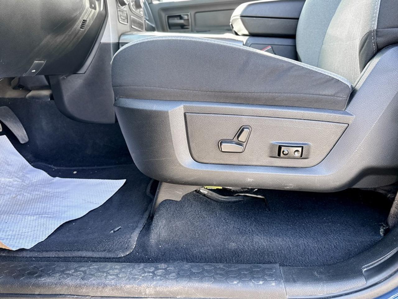 2021 RAM 1500 Classic EXPRESS NIGHT EDITION Photo