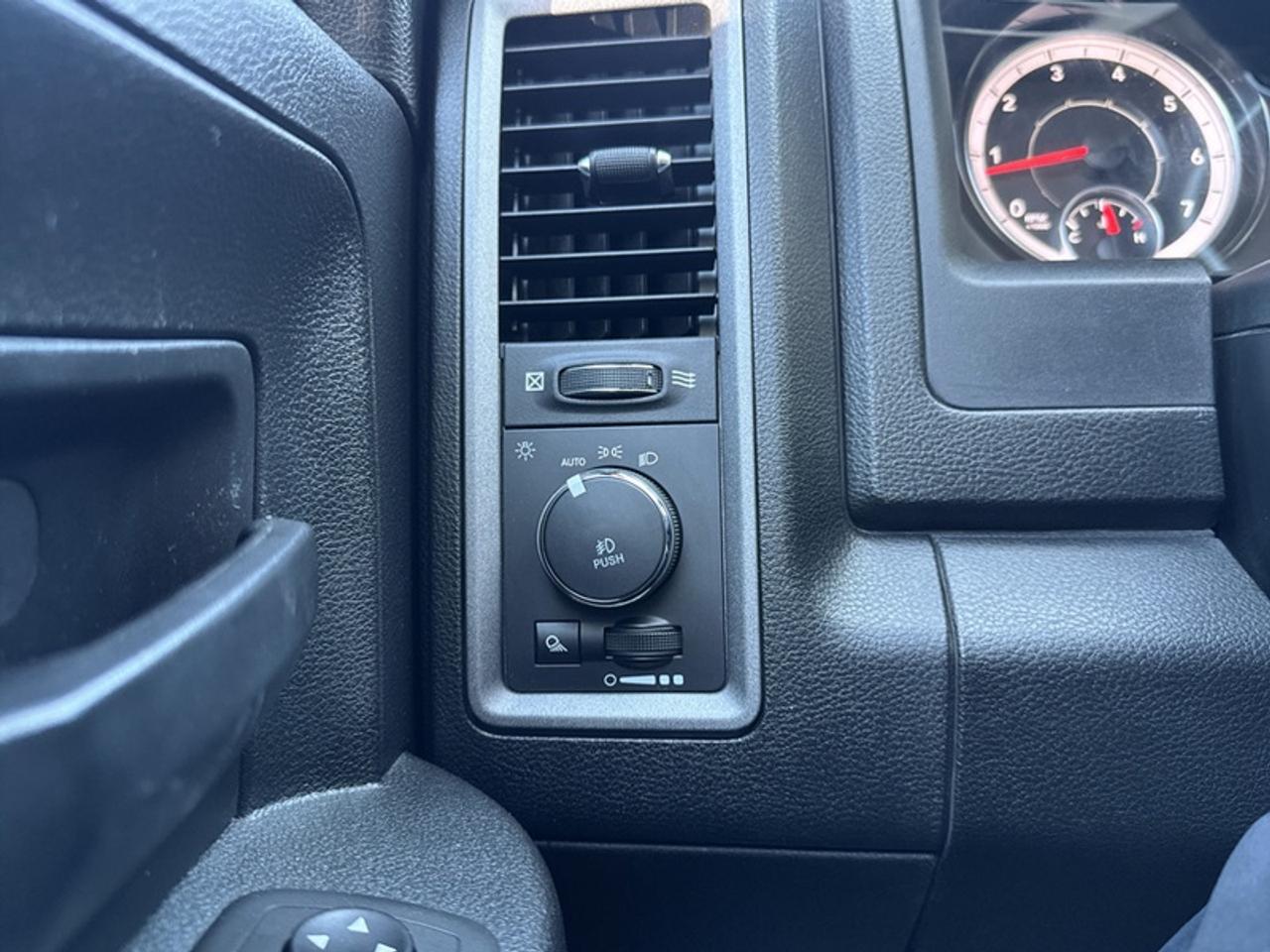 2021 RAM 1500 Classic EXPRESS NIGHT EDITION Photo