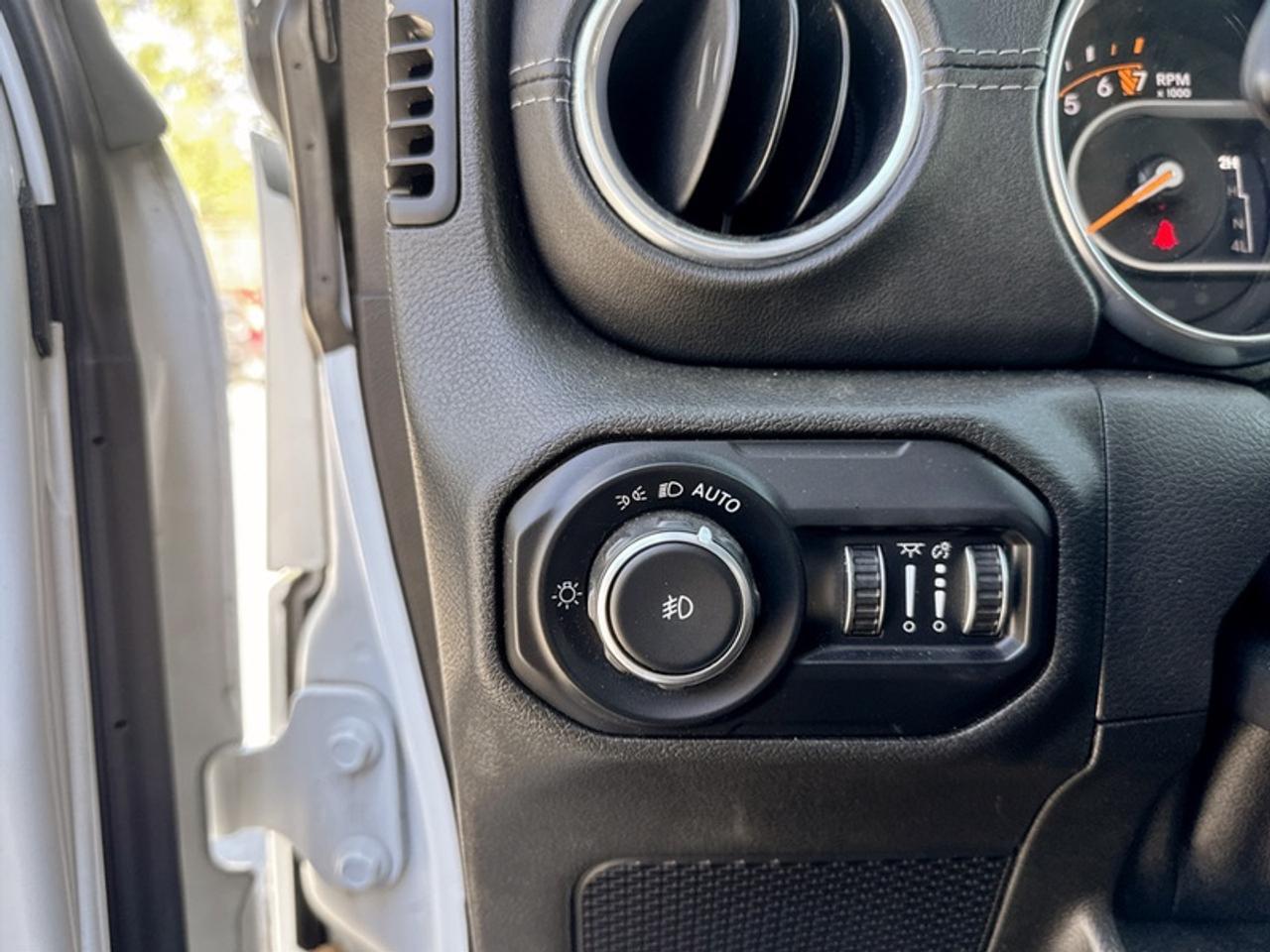 2021 Jeep Wrangler Sahara Photo