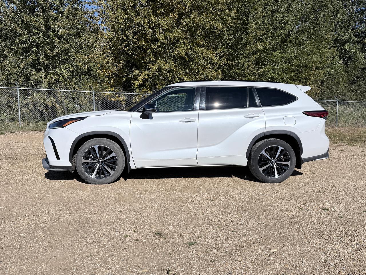 2022 Toyota Highlander XSE Photo1