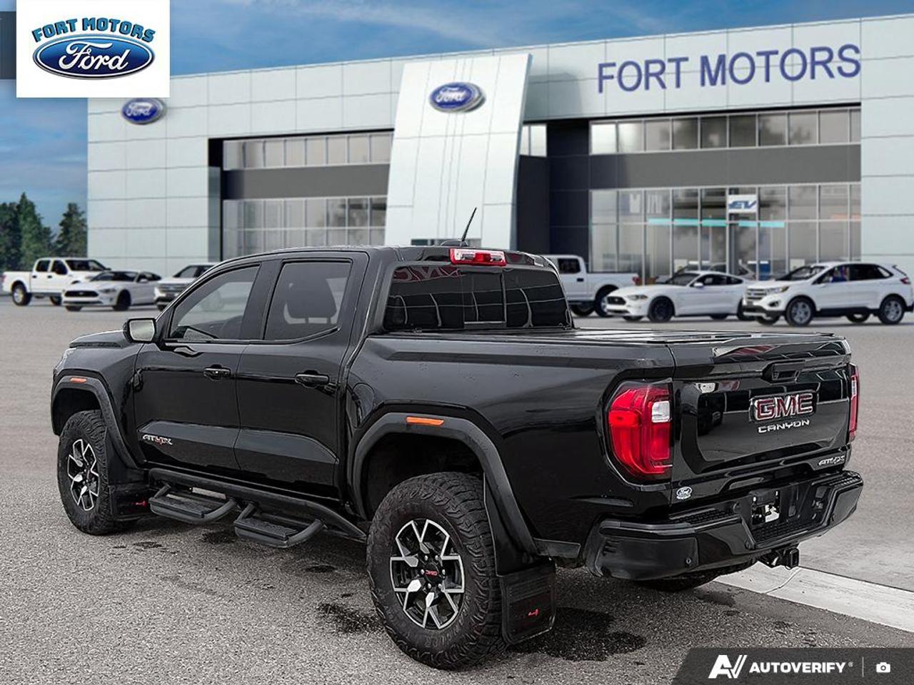 2026 GMC Canyon 4WD AT4 w/Leather Photo4