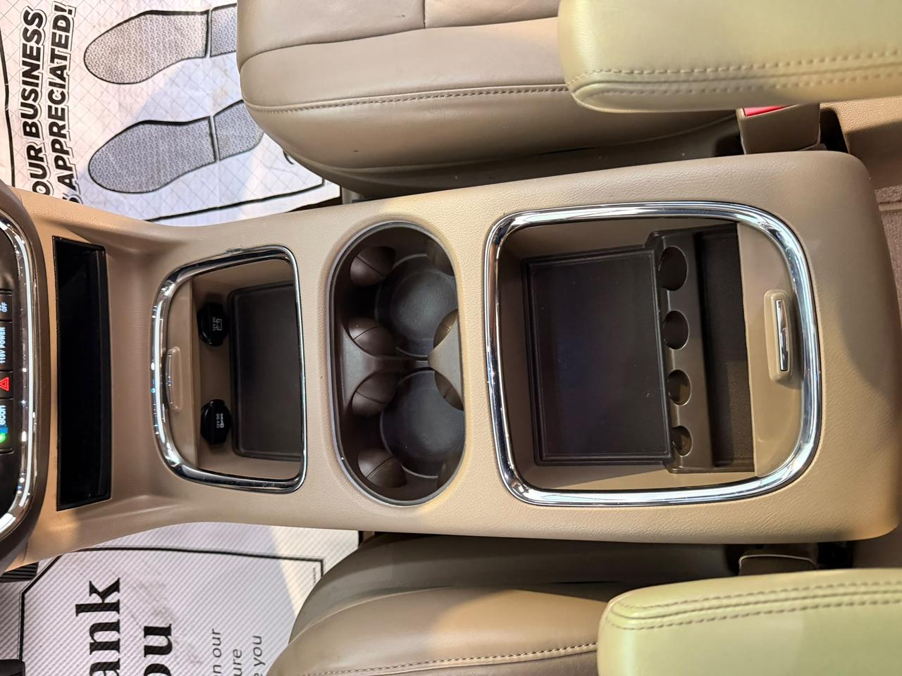 2014 Chrysler Town & Country Limited Photo