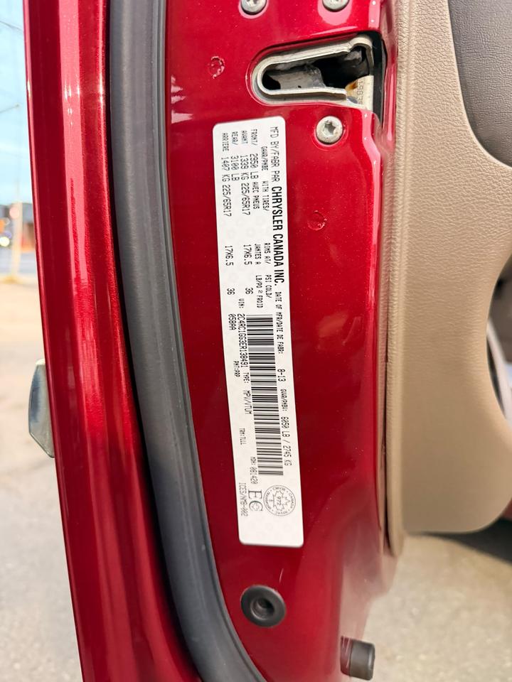 2014 Chrysler Town & Country Limited Photo