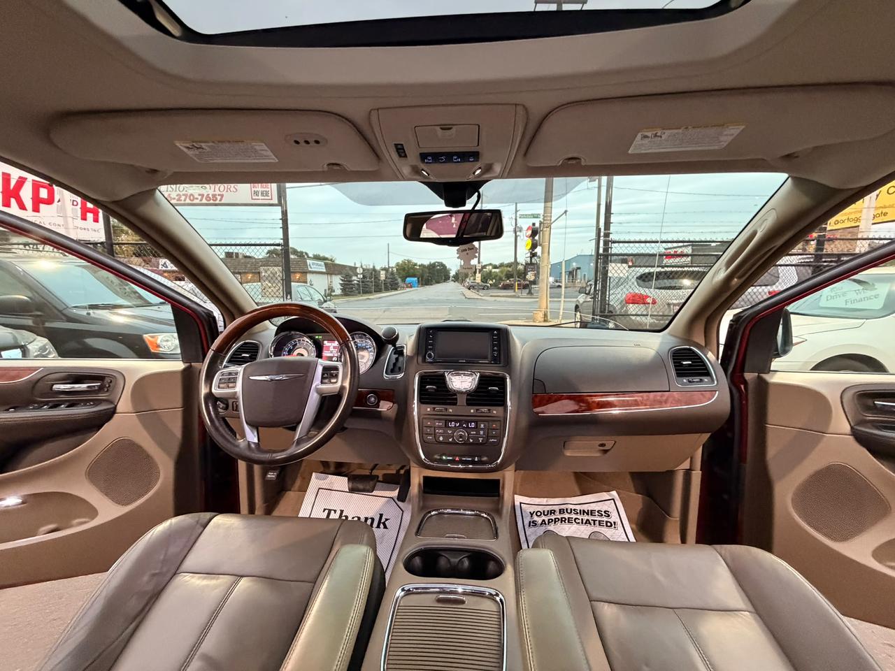 2014 Chrysler Town & Country Limited Photo