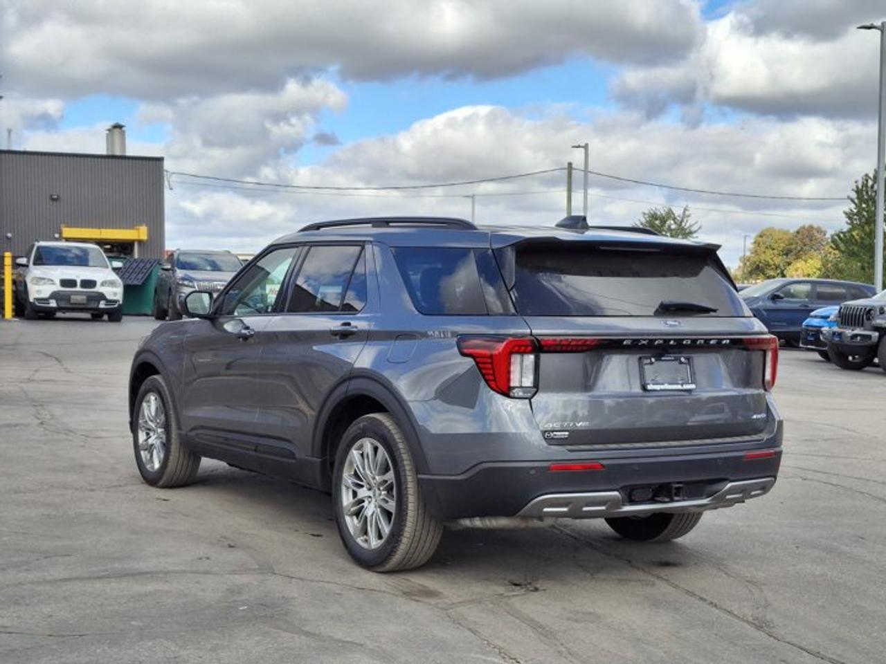2026 Ford Explorer ACTIVE 4WD | Comfort PKG | 20" Alloys | Pano Sunroof | Activex Seats | Remote Start | Heated Wheel | Photo2
