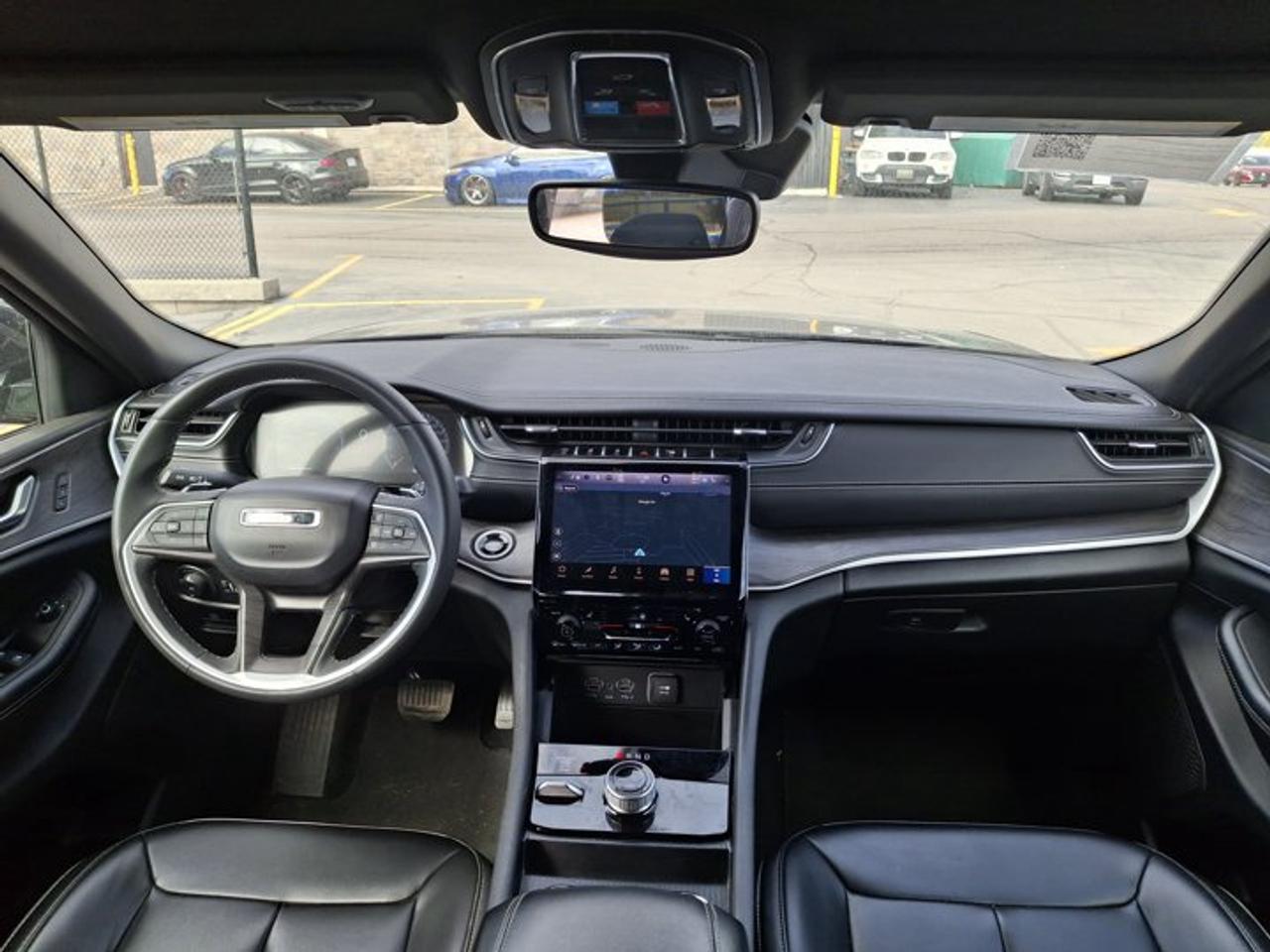 2024 Jeep Grand Cherokee L Limited 4x4 | Leather | Heated Seats + Steering | Power Liftgate | Remote Start | and More ! Photo