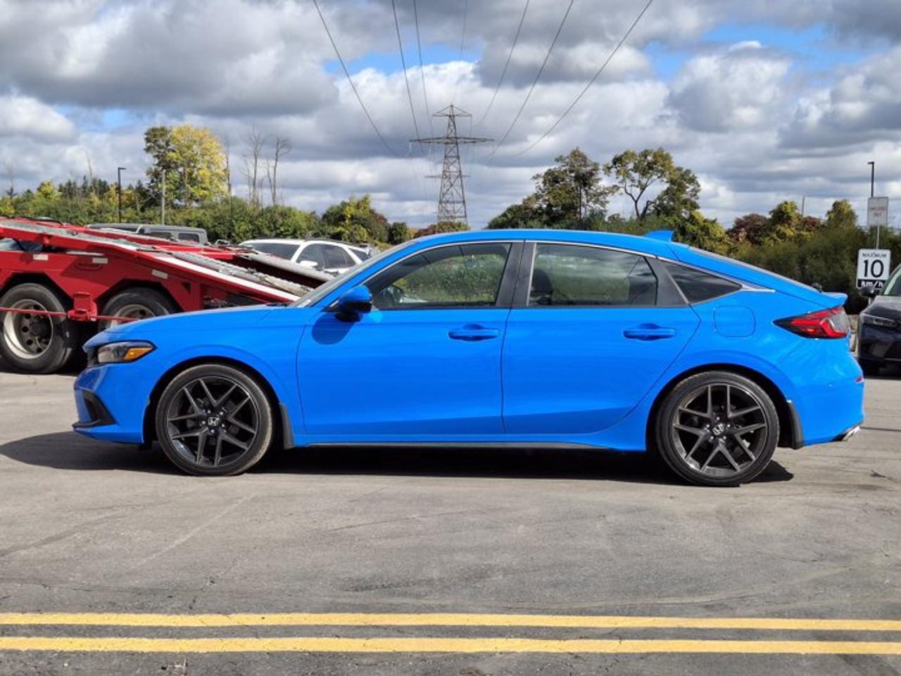 2023 Honda Civic Hatchback Sport Touring | Manual | Sunroof | Leather | Heated Seats + Steering | Adaptive Cruise | and More ! Photo5