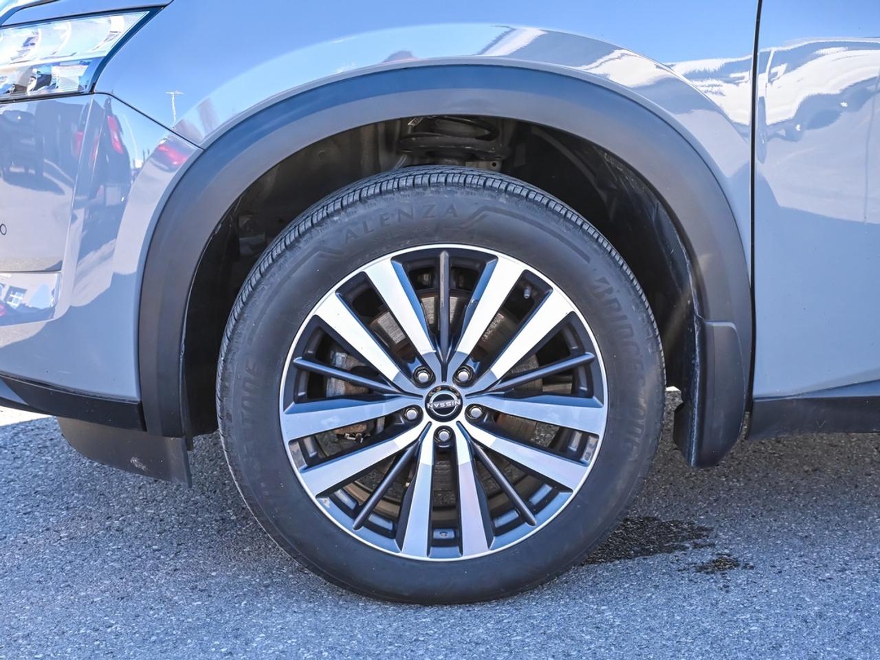 2022 Nissan Pathfinder Platinum Photo