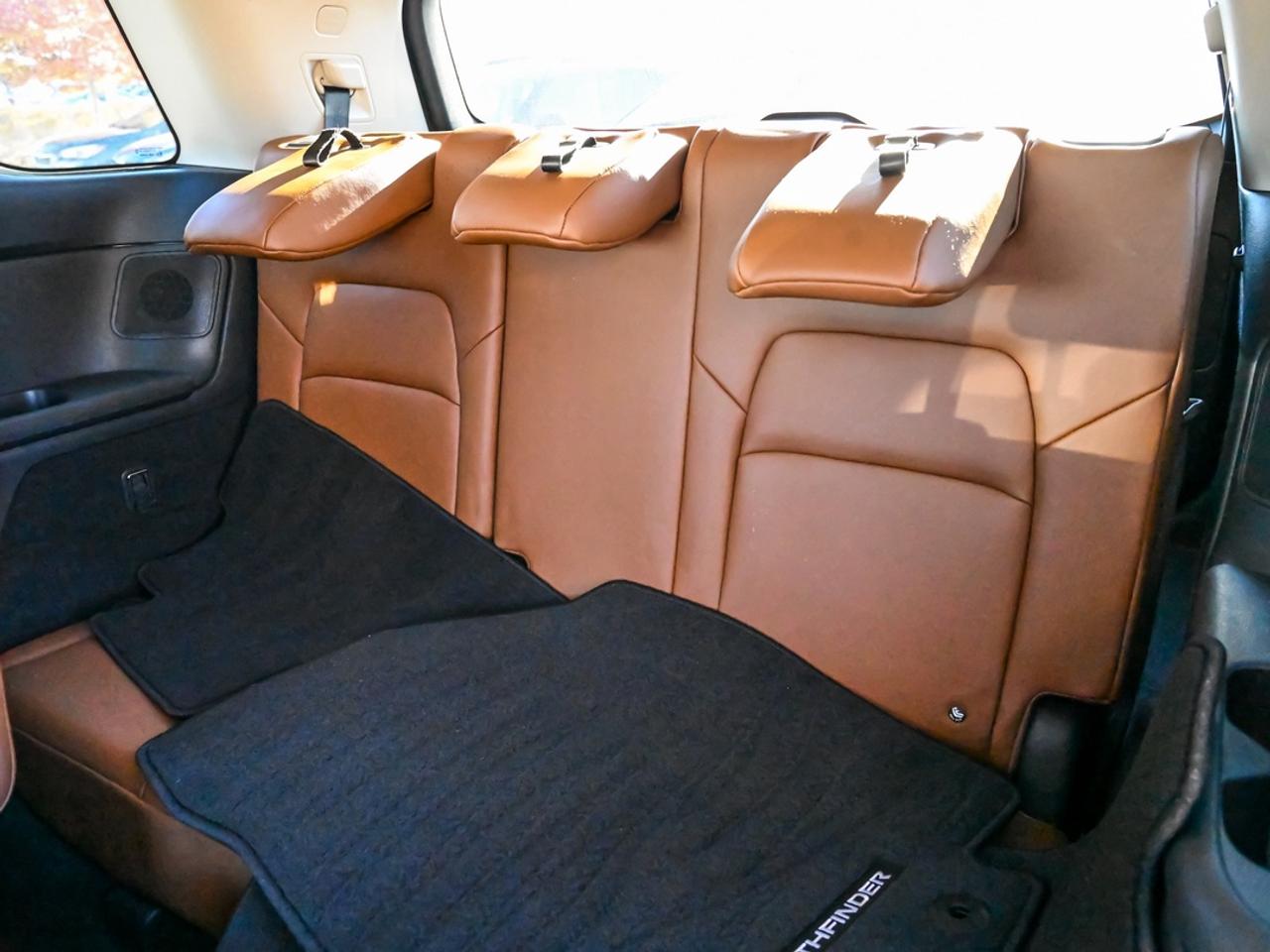 2022 Nissan Pathfinder Platinum Photo