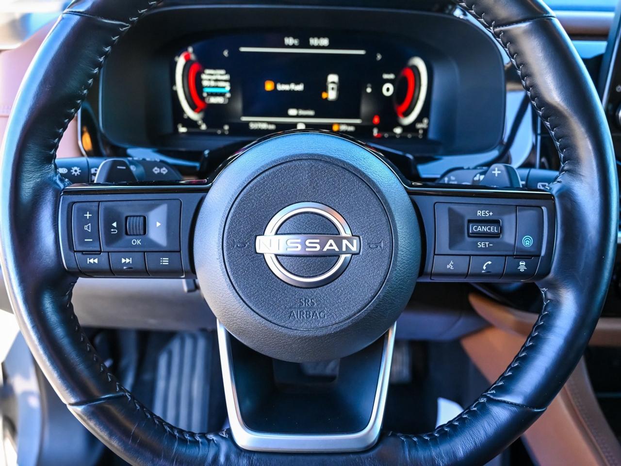 2022 Nissan Pathfinder Platinum Photo