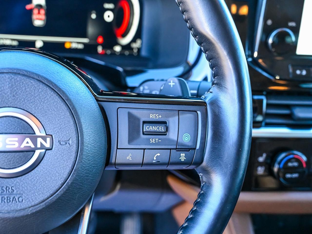 2022 Nissan Pathfinder Platinum Photo