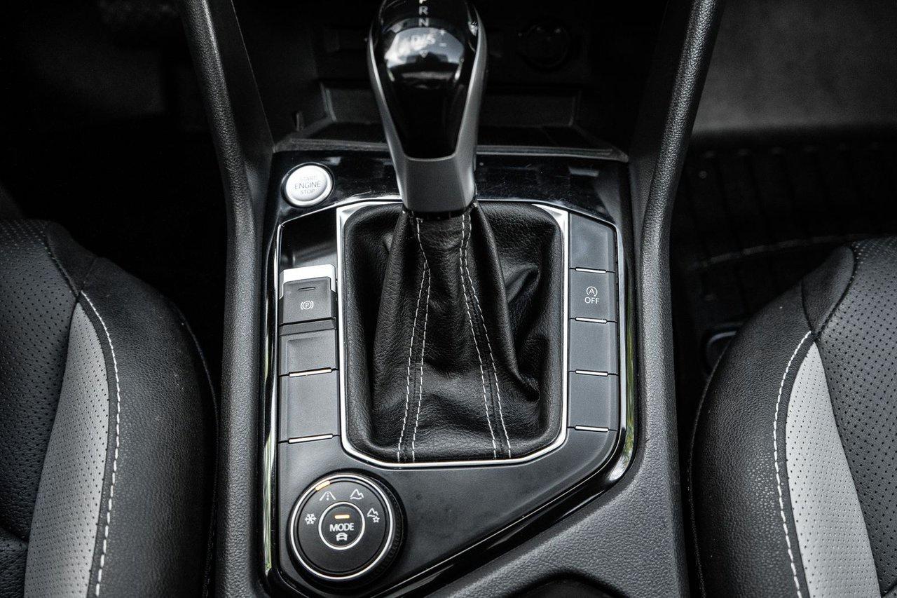 2023 Volkswagen Taos Highline Photo