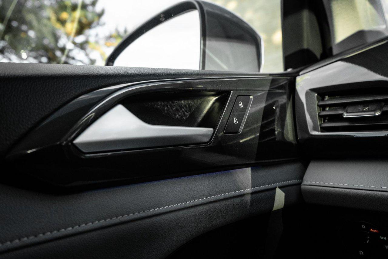 2023 Volkswagen Taos Highline Photo