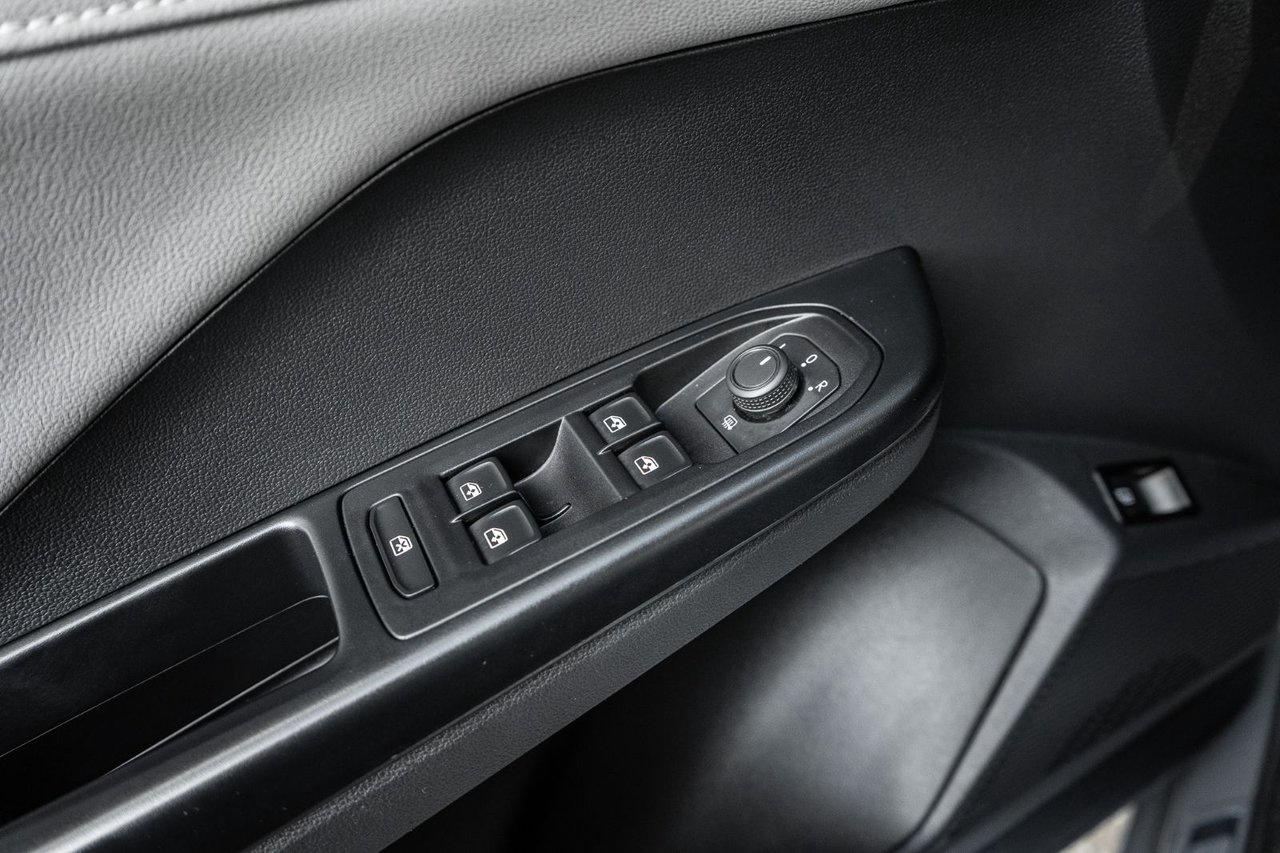2023 Volkswagen Taos Highline Photo