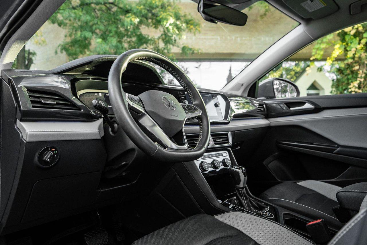 2023 Volkswagen Taos Highline Photo