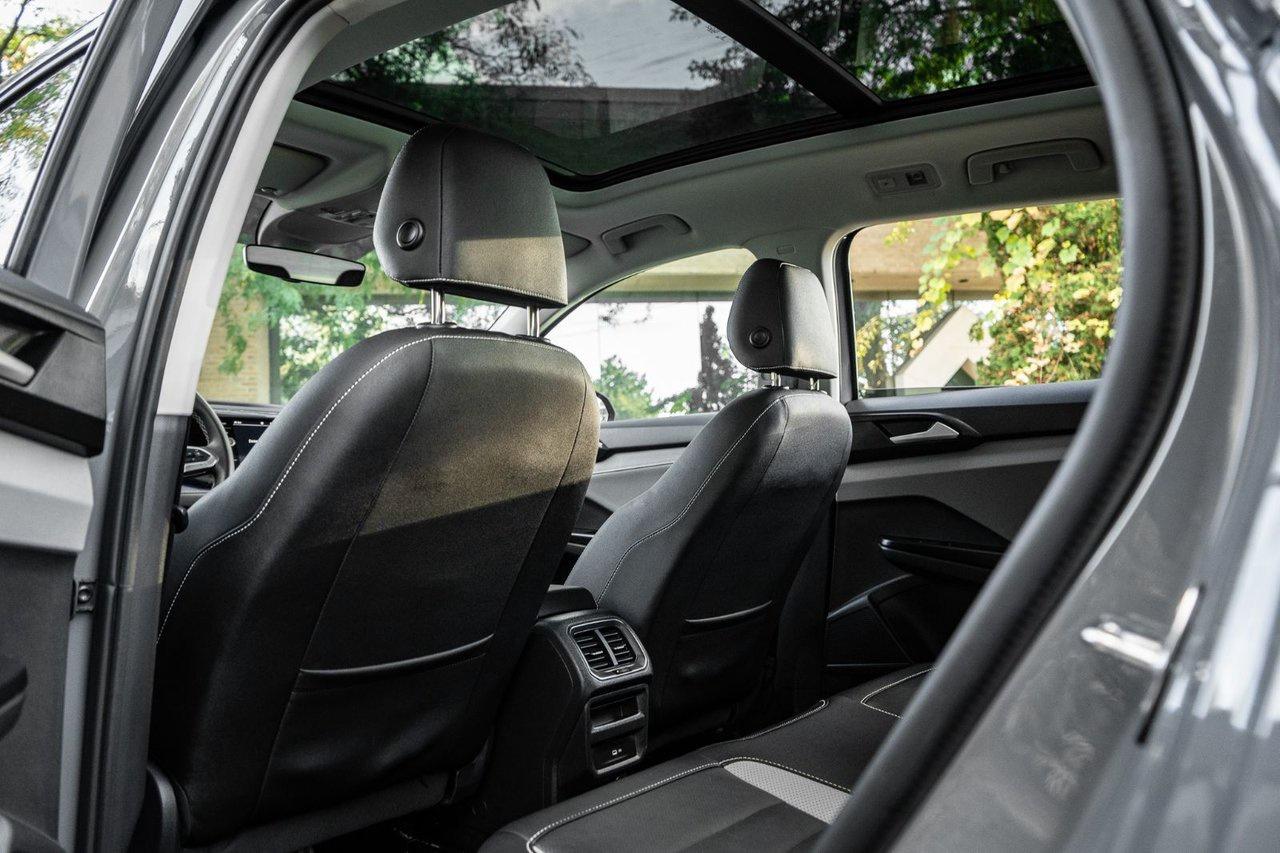 2023 Volkswagen Taos Highline Photo