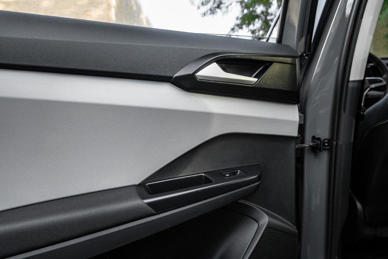2023 Volkswagen Taos Highline Photo