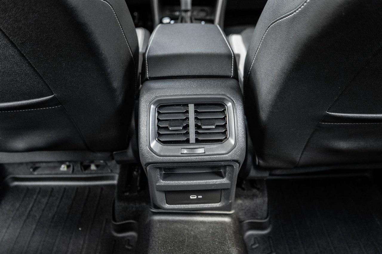 2023 Volkswagen Taos Highline Photo