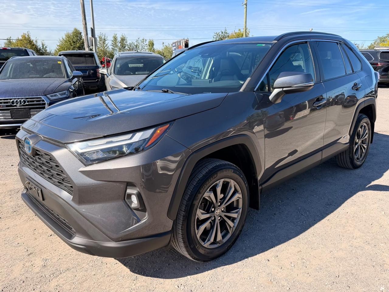 2023 Toyota RAV4 Hybrid XLE Photo0
