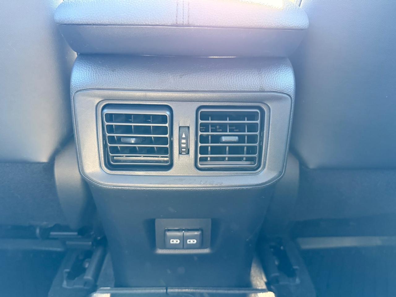 2023 Toyota RAV4 Hybrid XLE Photo