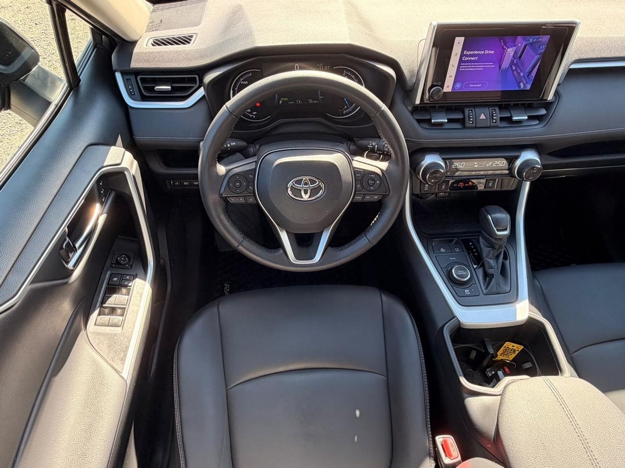 2023 Toyota RAV4 Hybrid XLE Photo