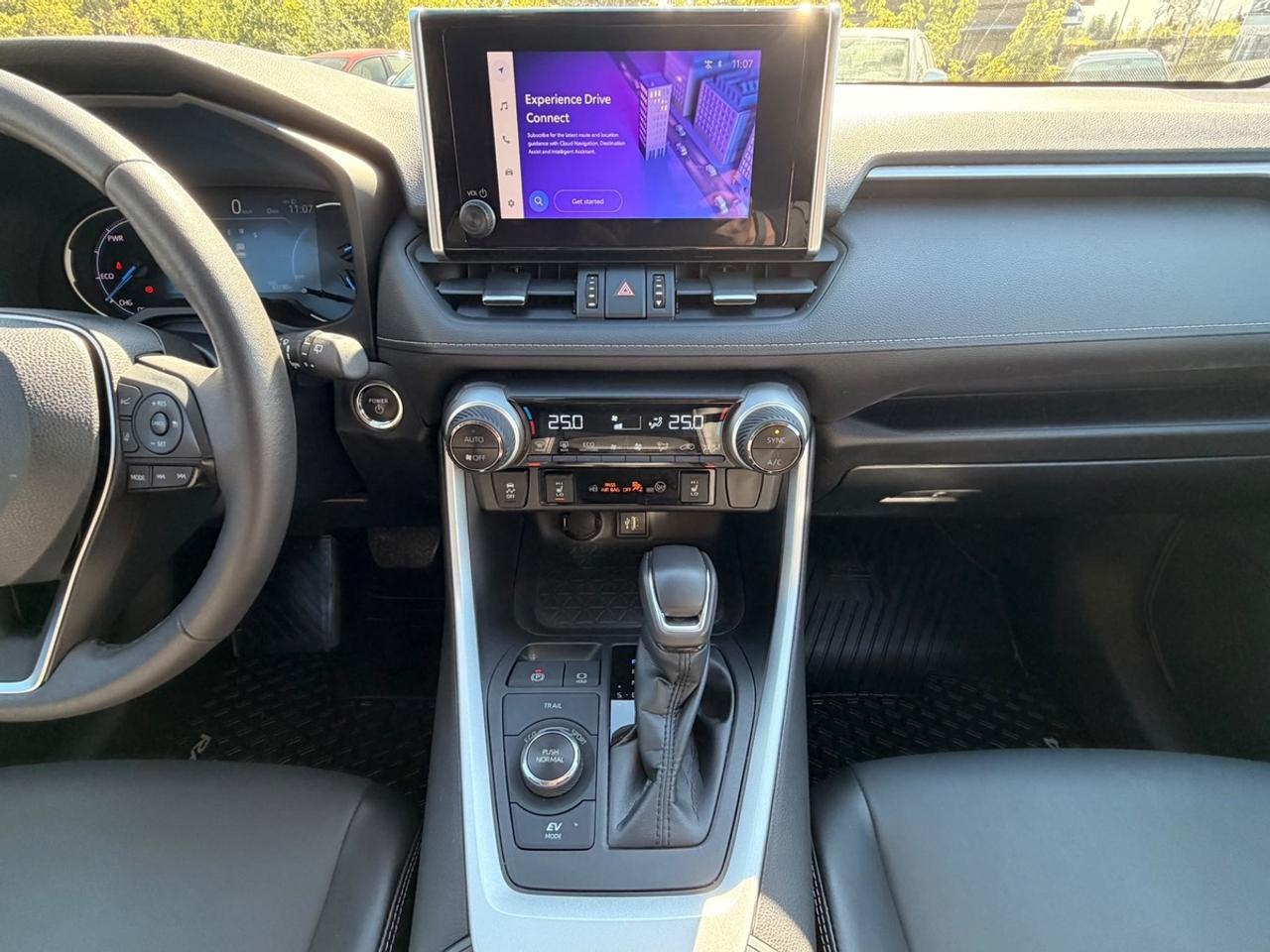 2023 Toyota RAV4 Hybrid XLE Photo