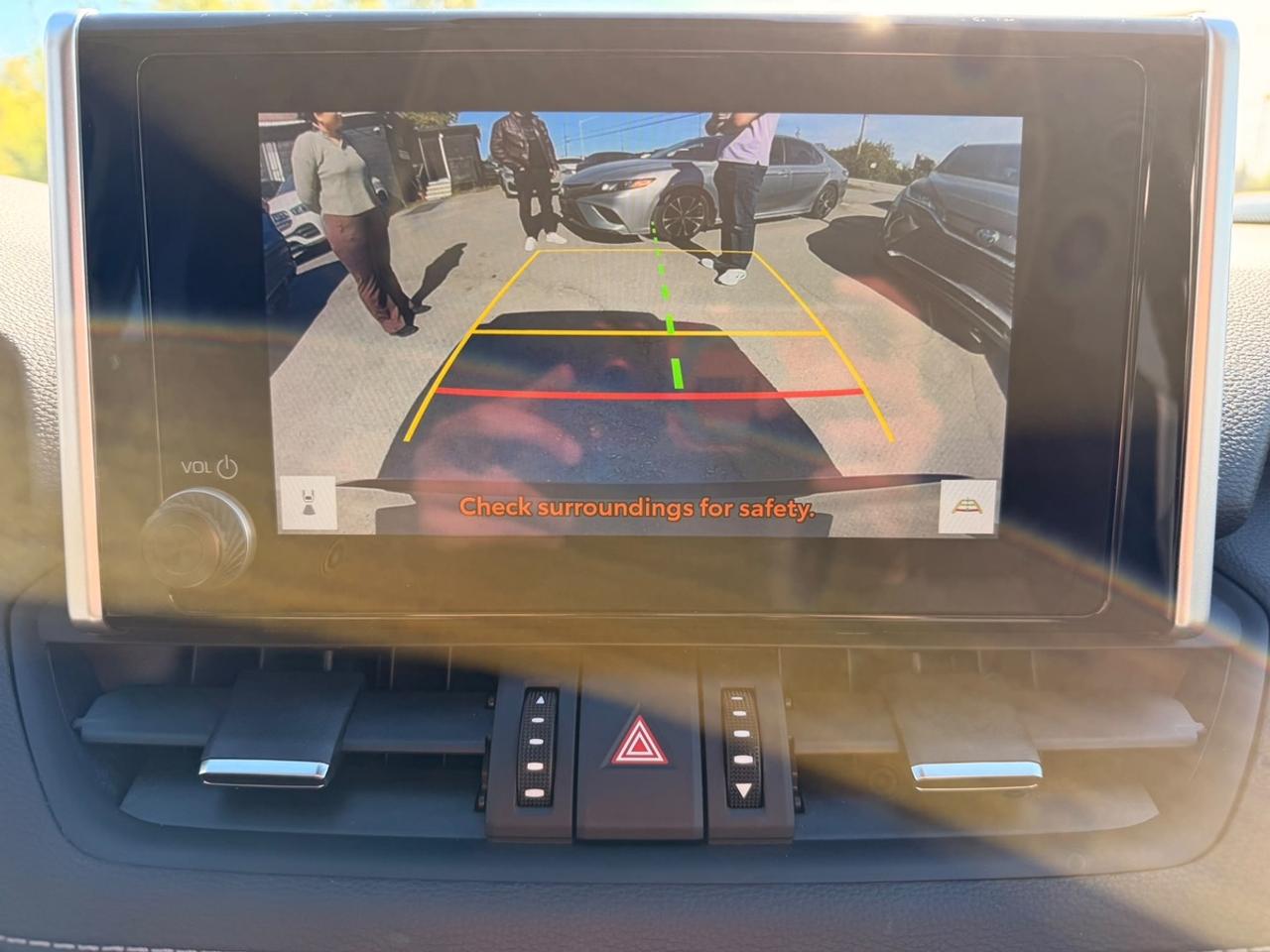 2023 Toyota RAV4 Hybrid XLE Photo