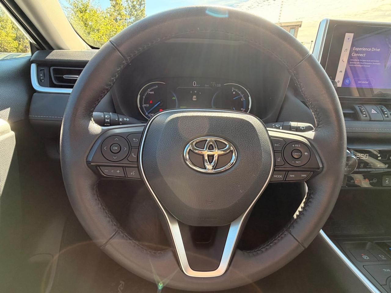2023 Toyota RAV4 Hybrid XLE Photo