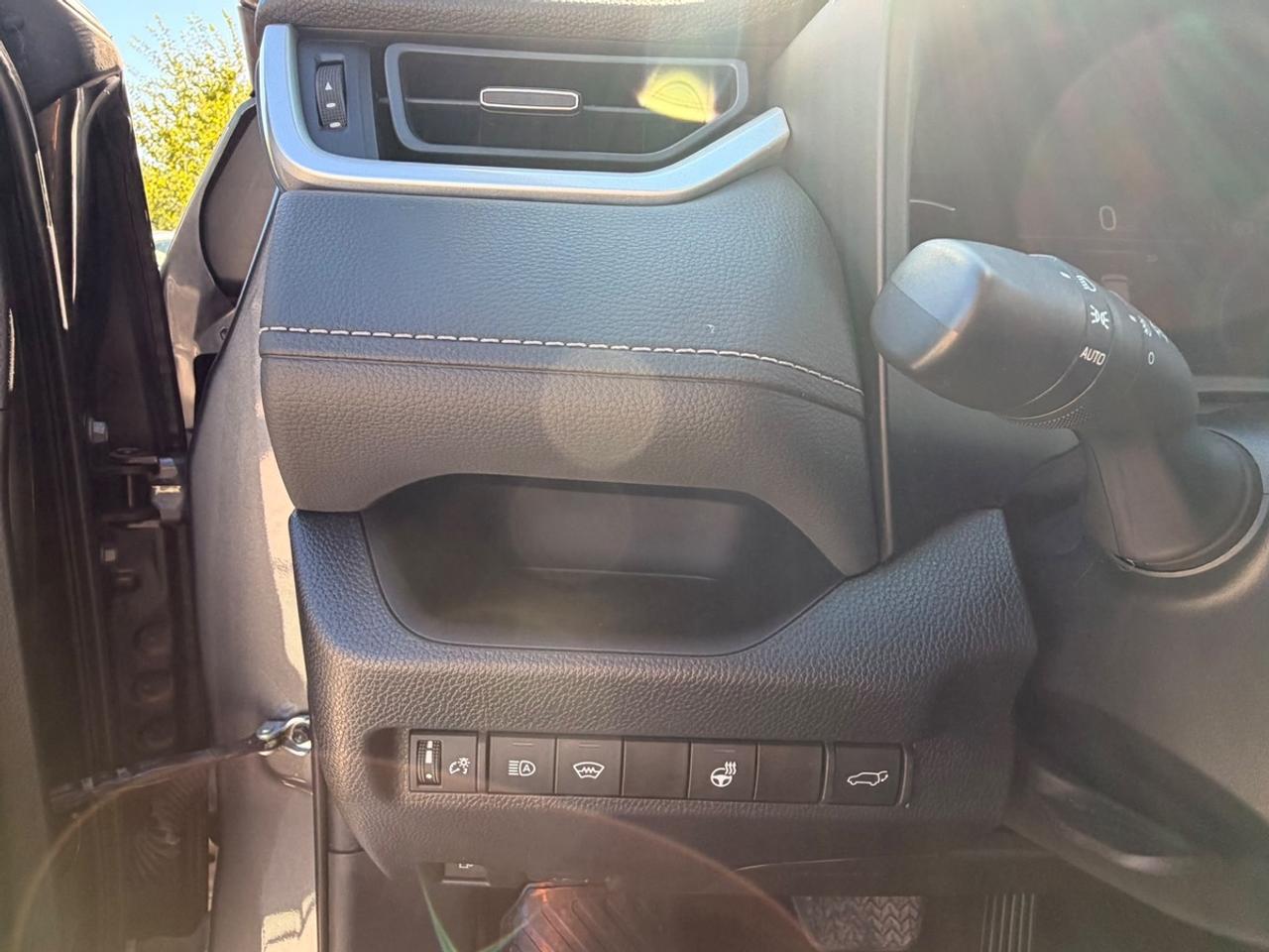 2023 Toyota RAV4 Hybrid XLE Photo