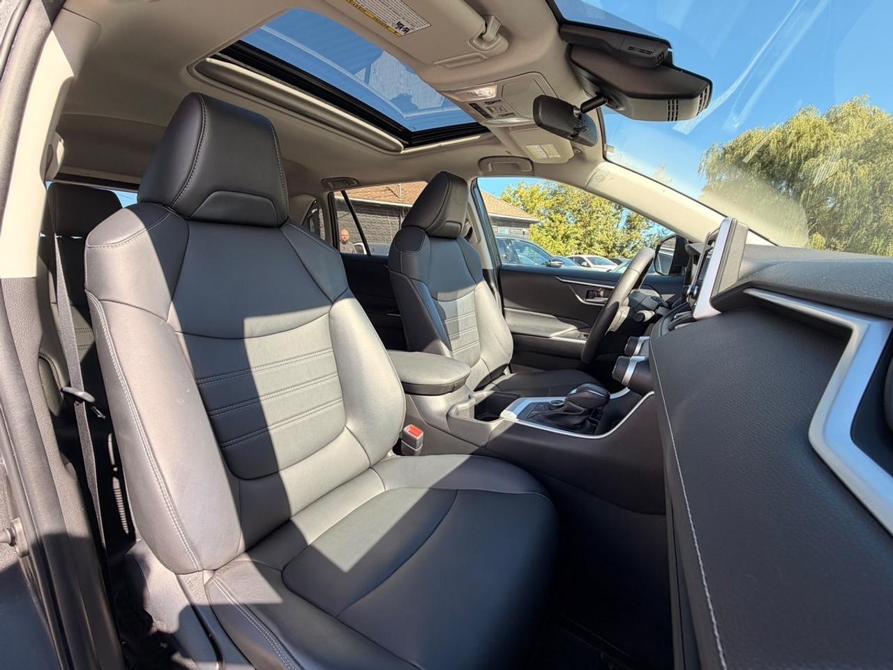 2023 Toyota RAV4 Hybrid XLE Photo