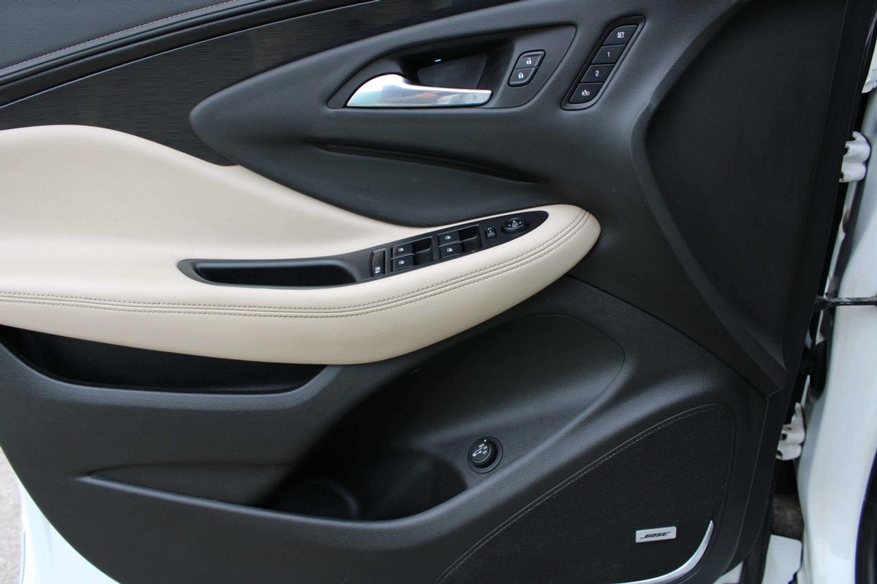 2017 Buick Envision Premium II Photo