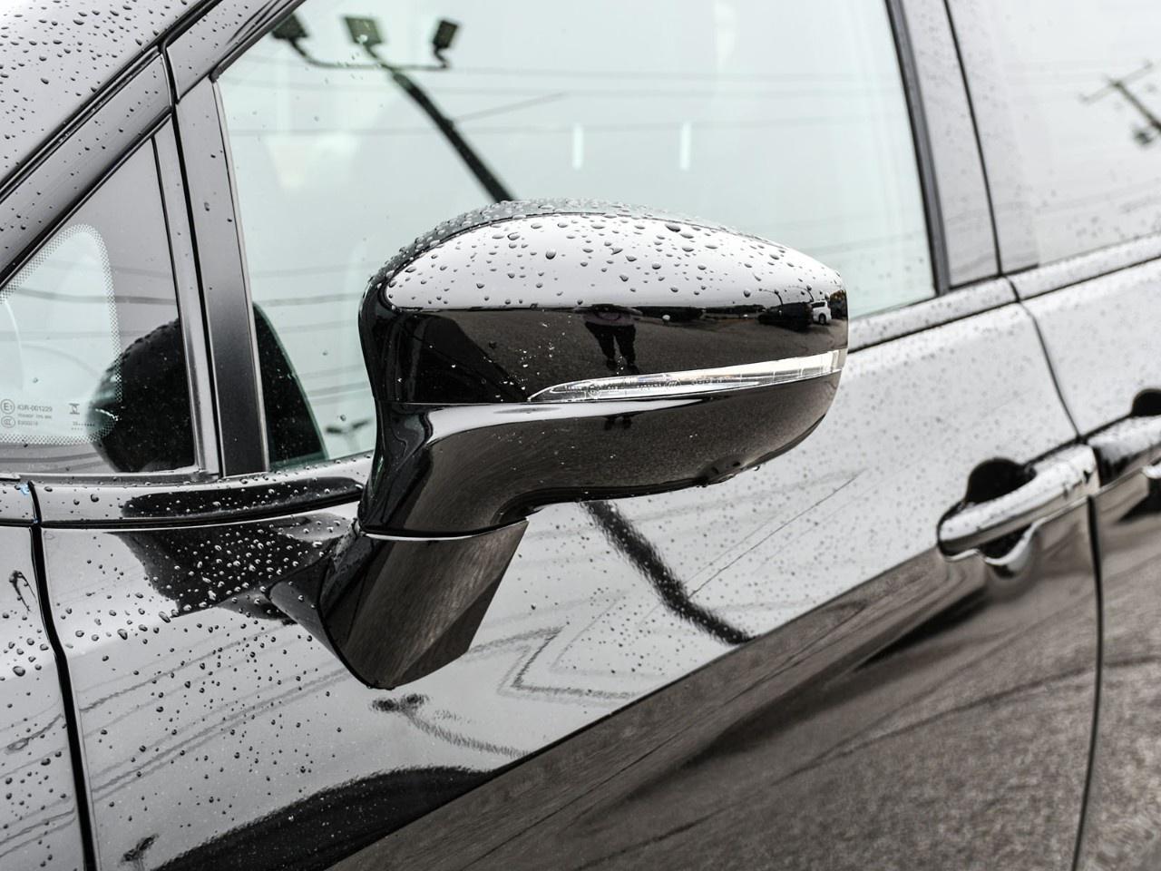 2027 Chrysler Pacifica Select AWD Photo