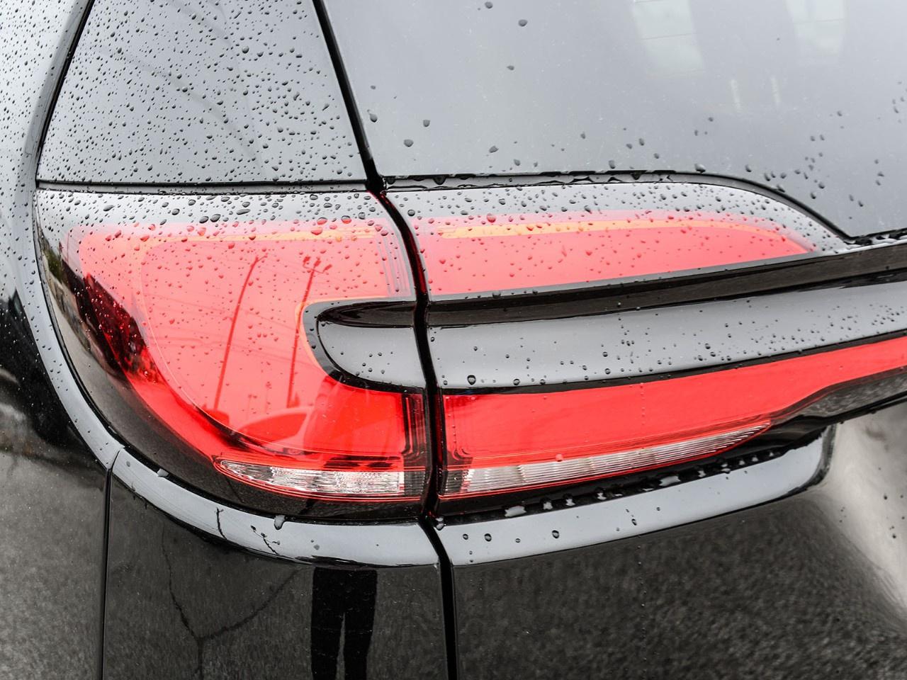 2027 Chrysler Pacifica Select AWD Photo