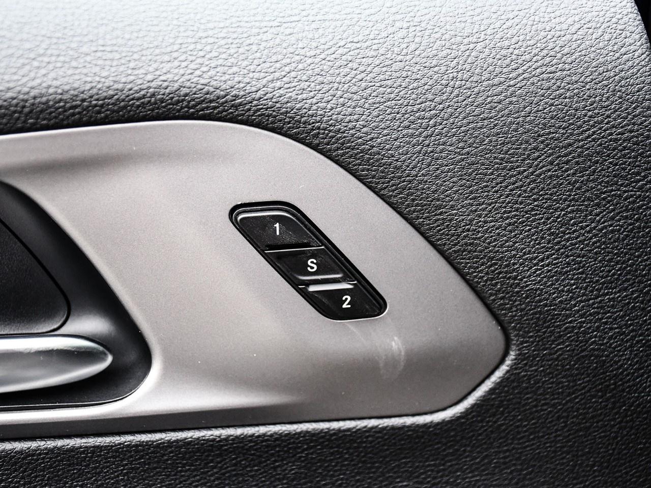 2027 Chrysler Pacifica Select AWD Photo