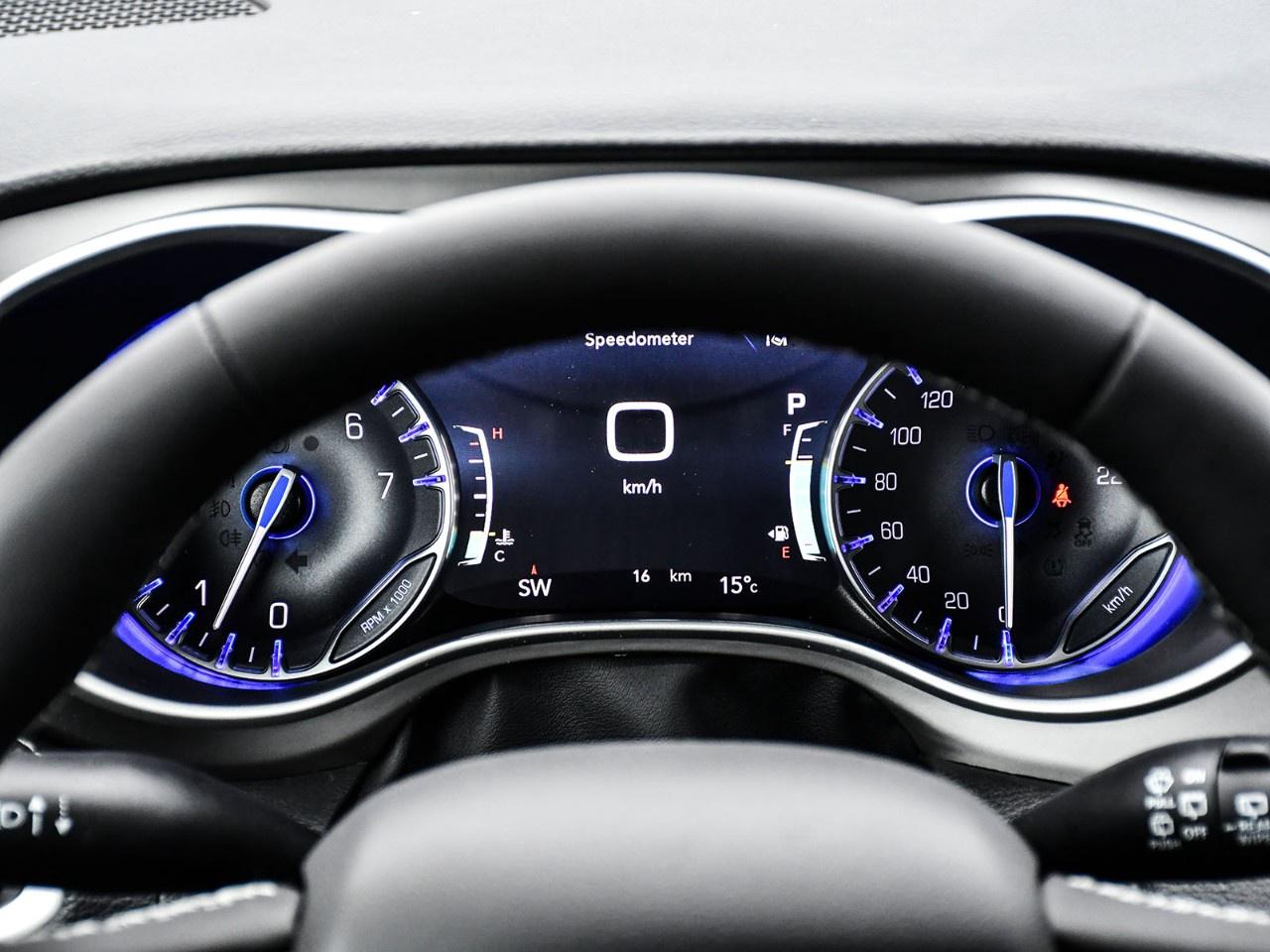 2027 Chrysler Pacifica Select AWD Photo