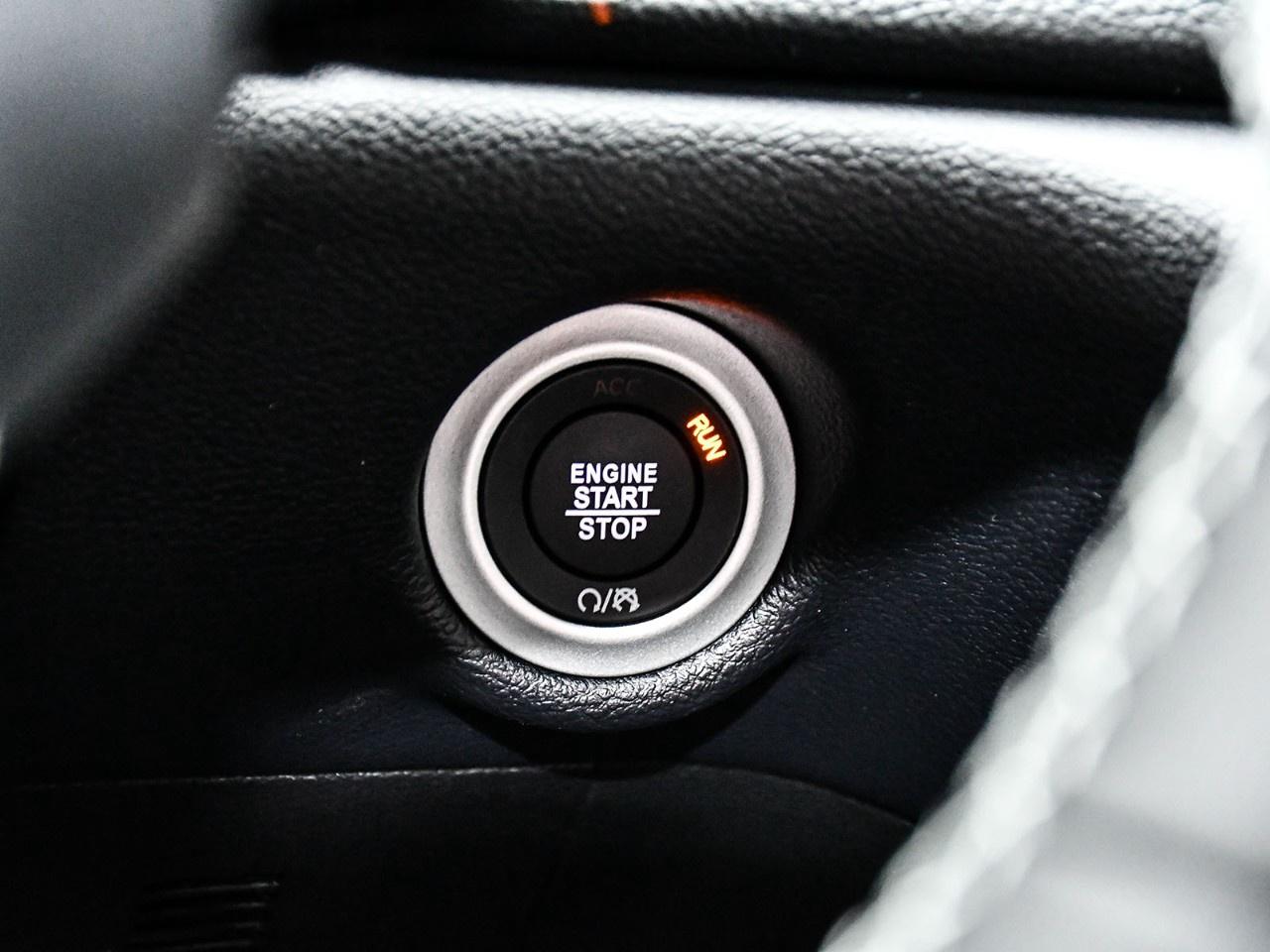 2027 Chrysler Pacifica Select AWD Photo