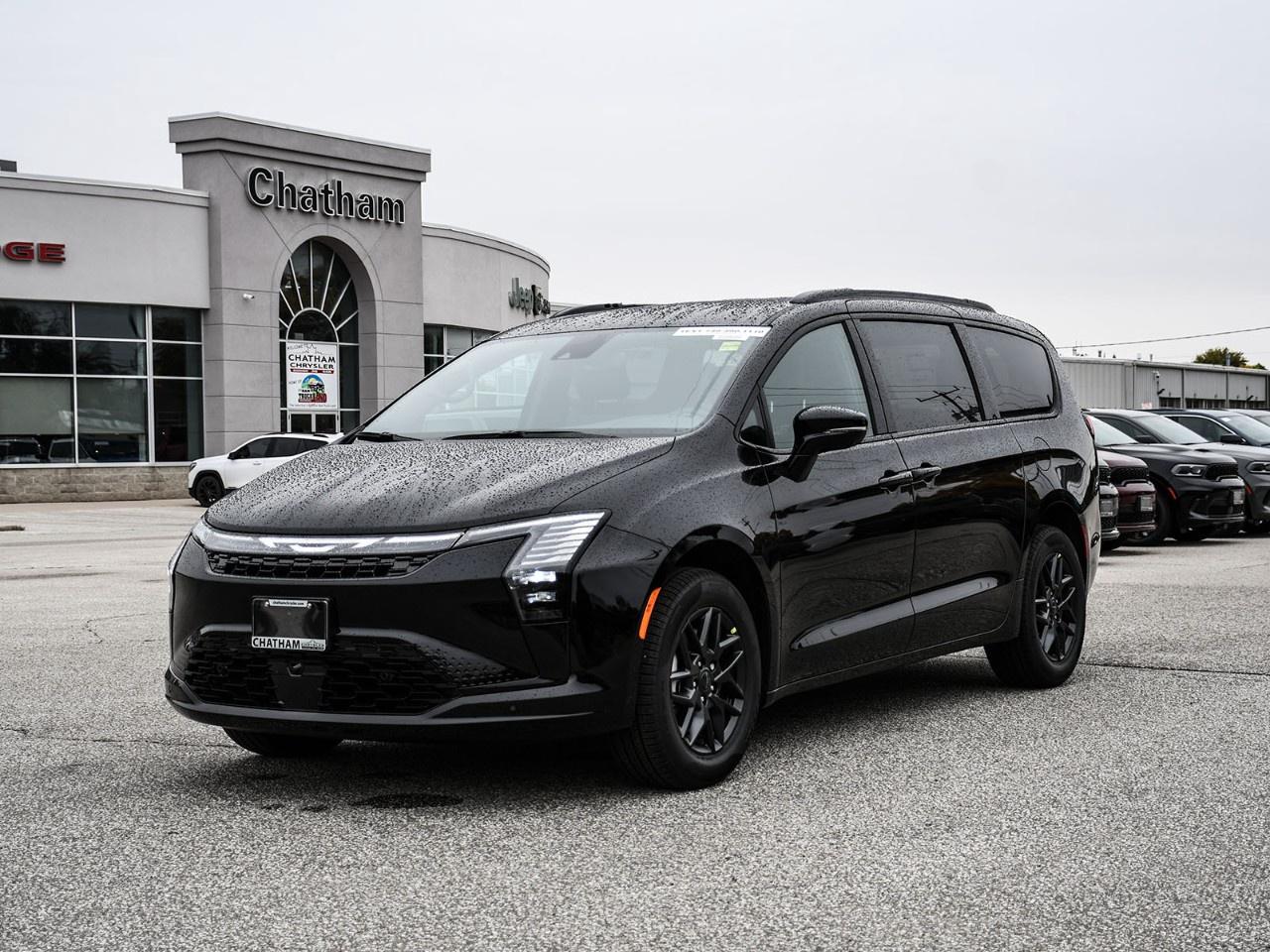 2027 Chrysler Pacifica Select AWD Photo