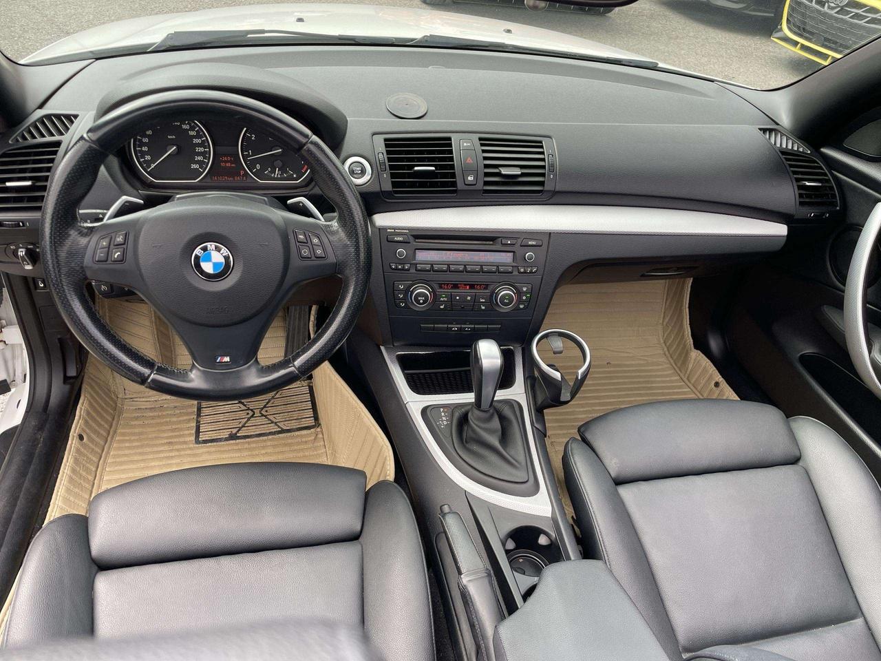 2012 BMW 1 Series i M SPORTS PKG, HTD. SEATS, SPORT SEATS, M SPORTS SUSPENSION Photo