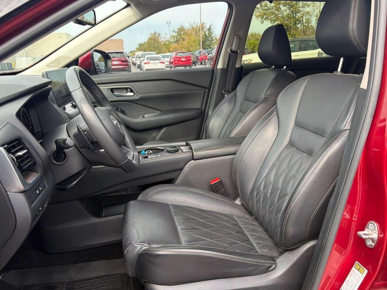2024 Nissan Rogue AWD Platinum Photo