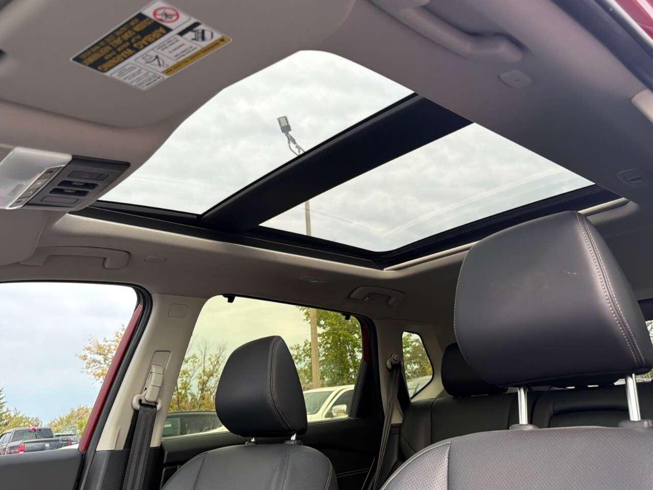 2024 Nissan Rogue AWD Platinum Photo