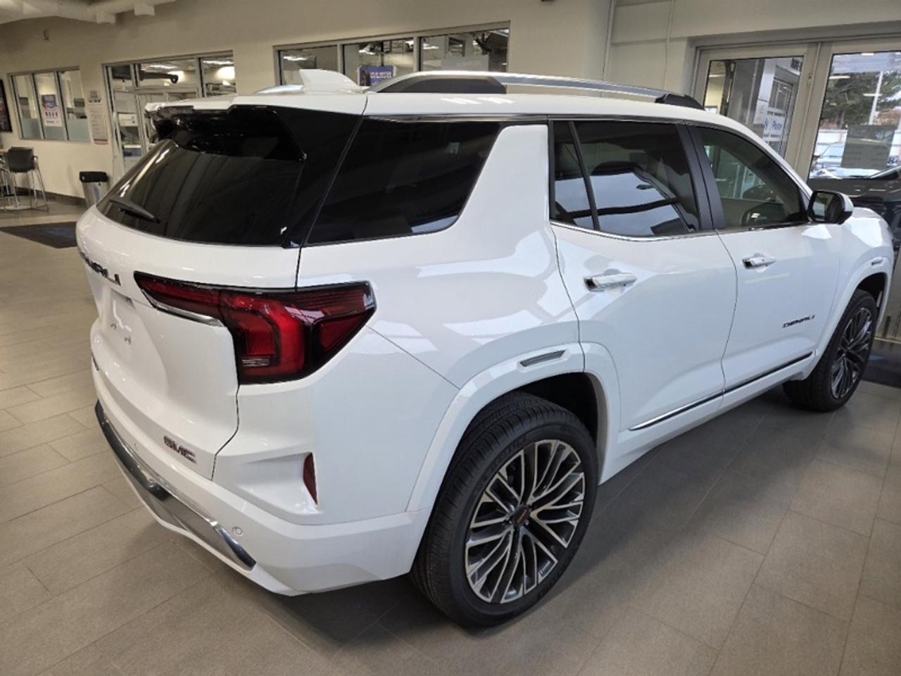 2026 GMC Terrain Denali  - Sunroof -  Cooled Seats Photo