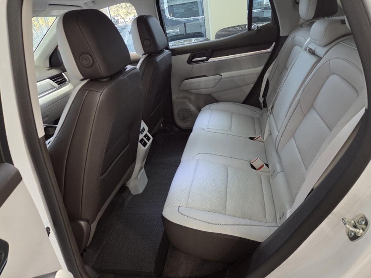 2026 GMC Terrain Denali  - Sunroof -  Cooled Seats Photo