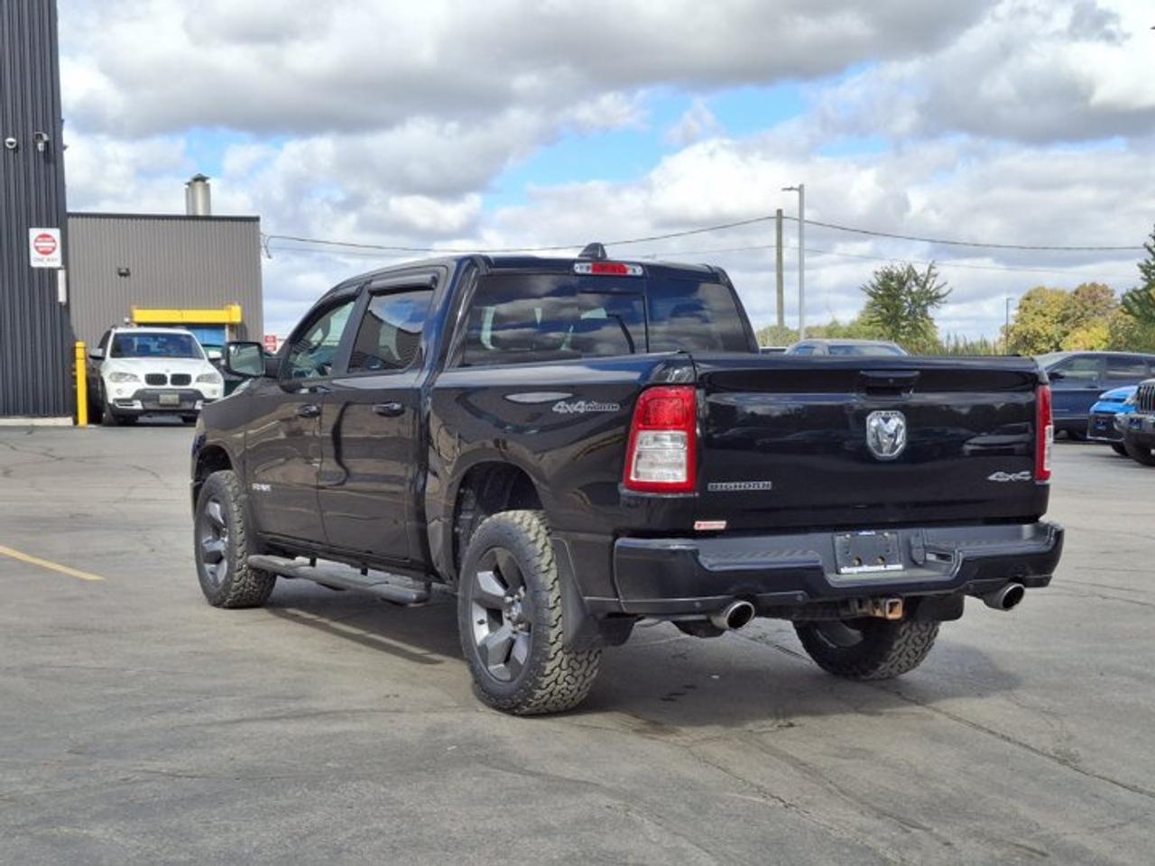 2020 RAM 1500 Big Horn Crew Cab 4x4 | 5.7L Hemi | North Edition | 20" Alloys | Android Auto + CarPlay and More ! Photo2
