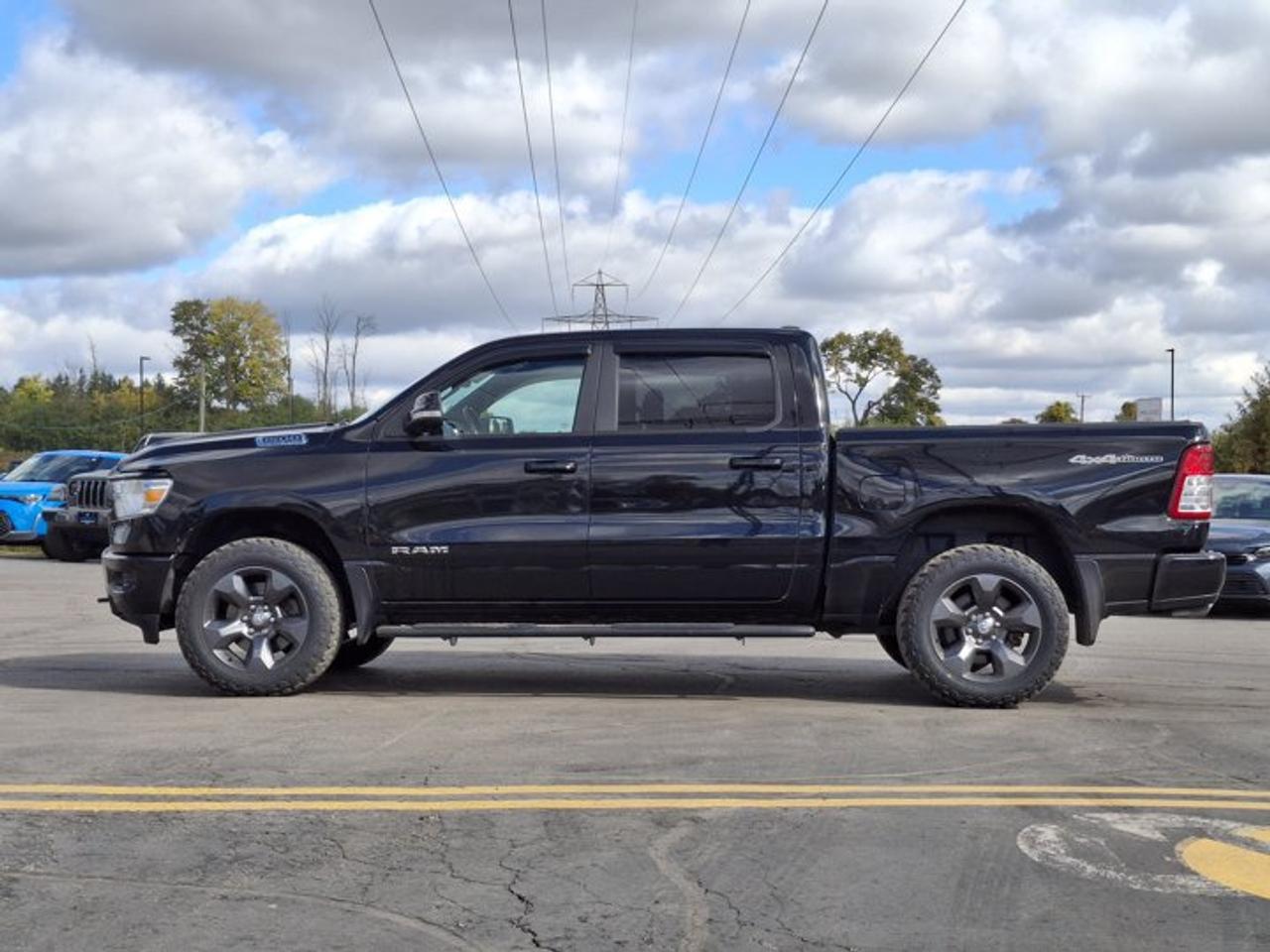 2020 RAM 1500 Big Horn Crew Cab 4x4 | 5.7L Hemi | North Edition | 20" Alloys | Android Auto + CarPlay and More ! Photo