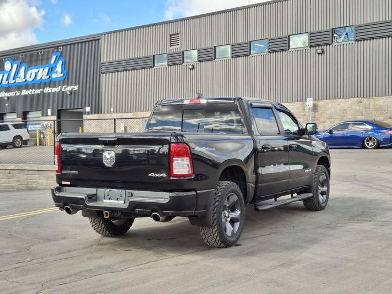 2020 RAM 1500 Big Horn Crew Cab 4x4 | 5.7L Hemi | North Edition | 20" Alloys | Android Auto + CarPlay and More ! Photo