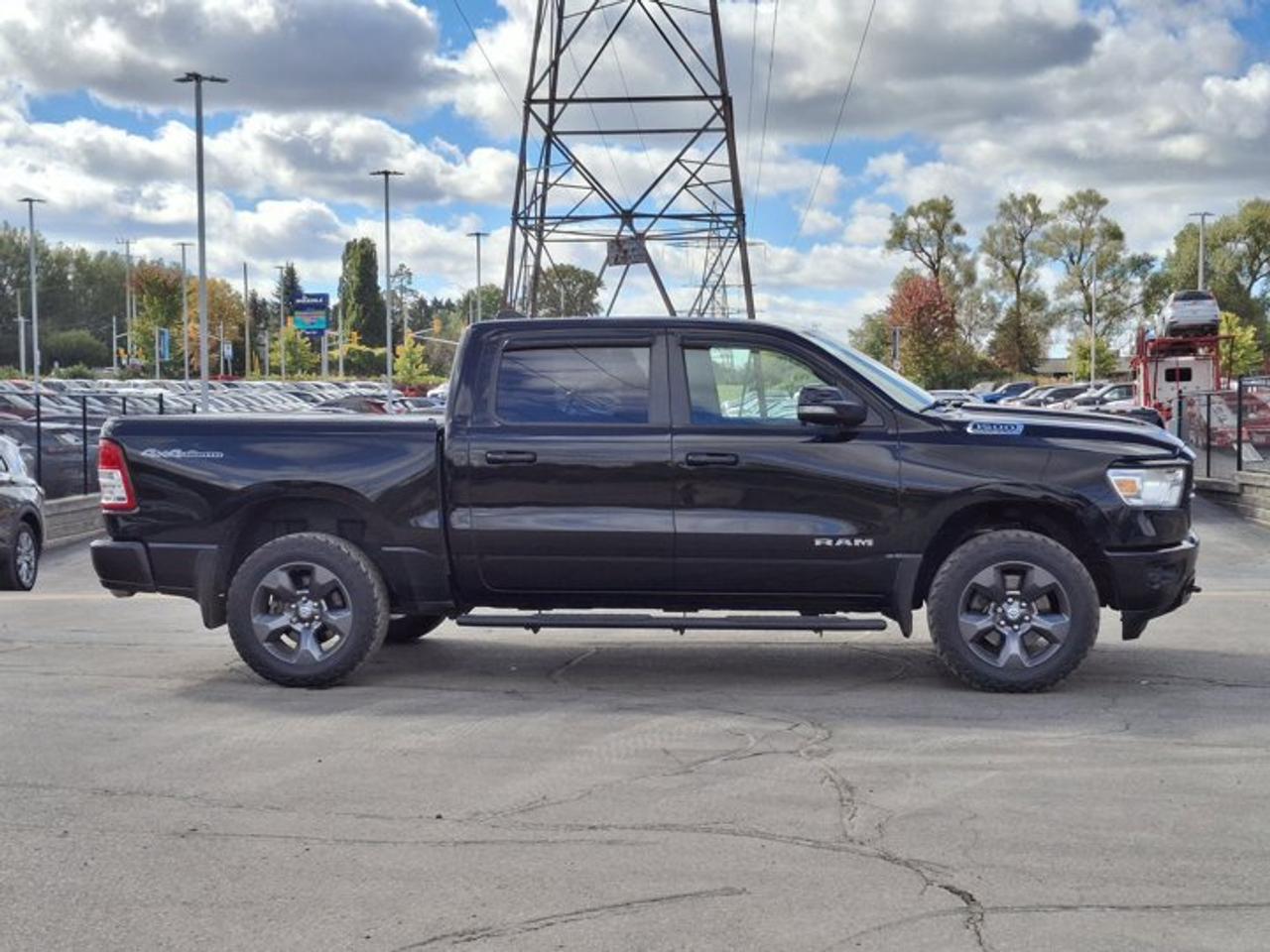 2020 RAM 1500 Big Horn Crew Cab 4x4 | 5.7L Hemi | North Edition | 20" Alloys | Android Auto + CarPlay and More ! Photo