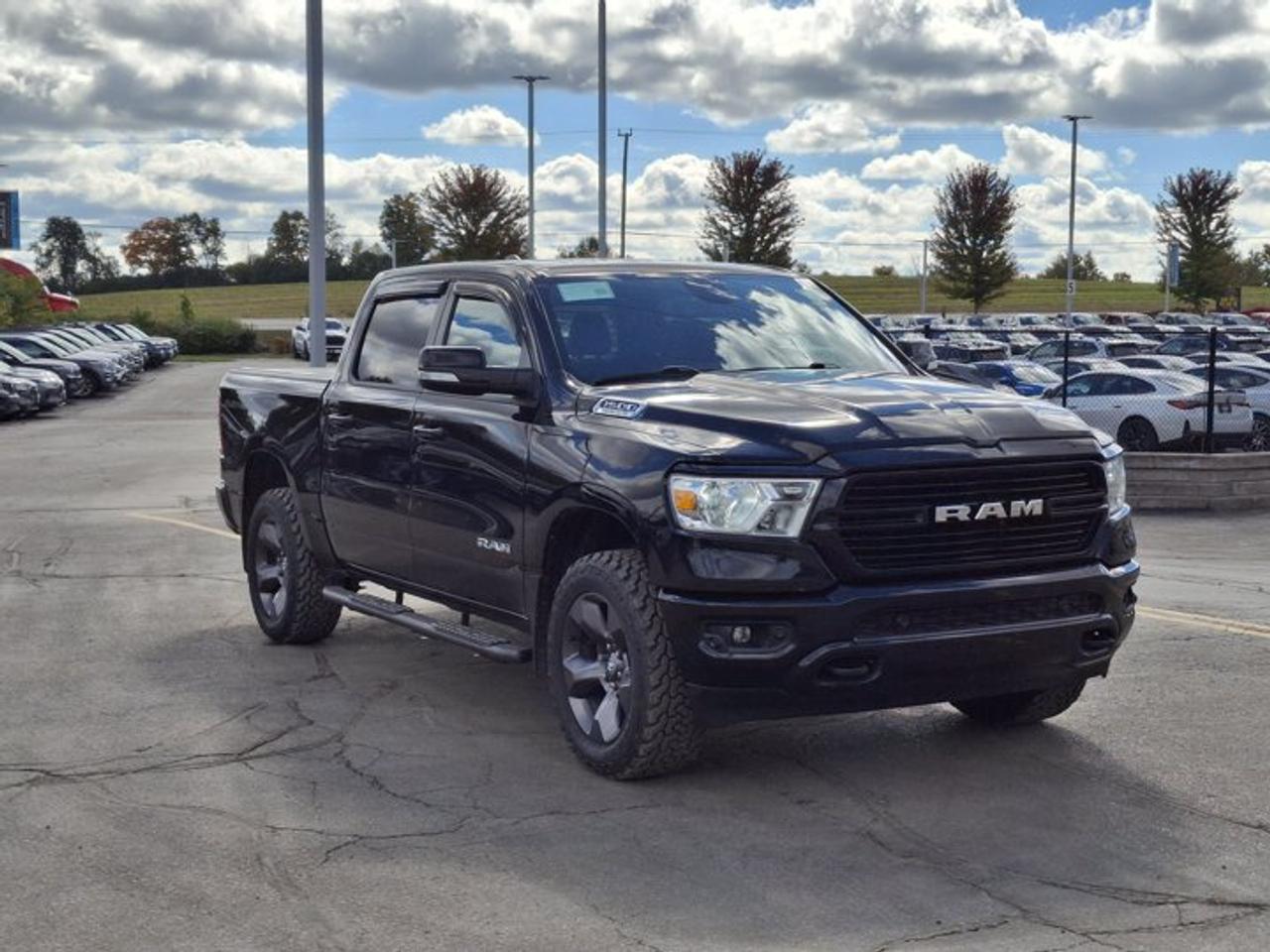 2020 RAM 1500 Big Horn Crew Cab 4x4 | 5.7L Hemi | North Edition | 20" Alloys | Android Auto + CarPlay and More ! Photo