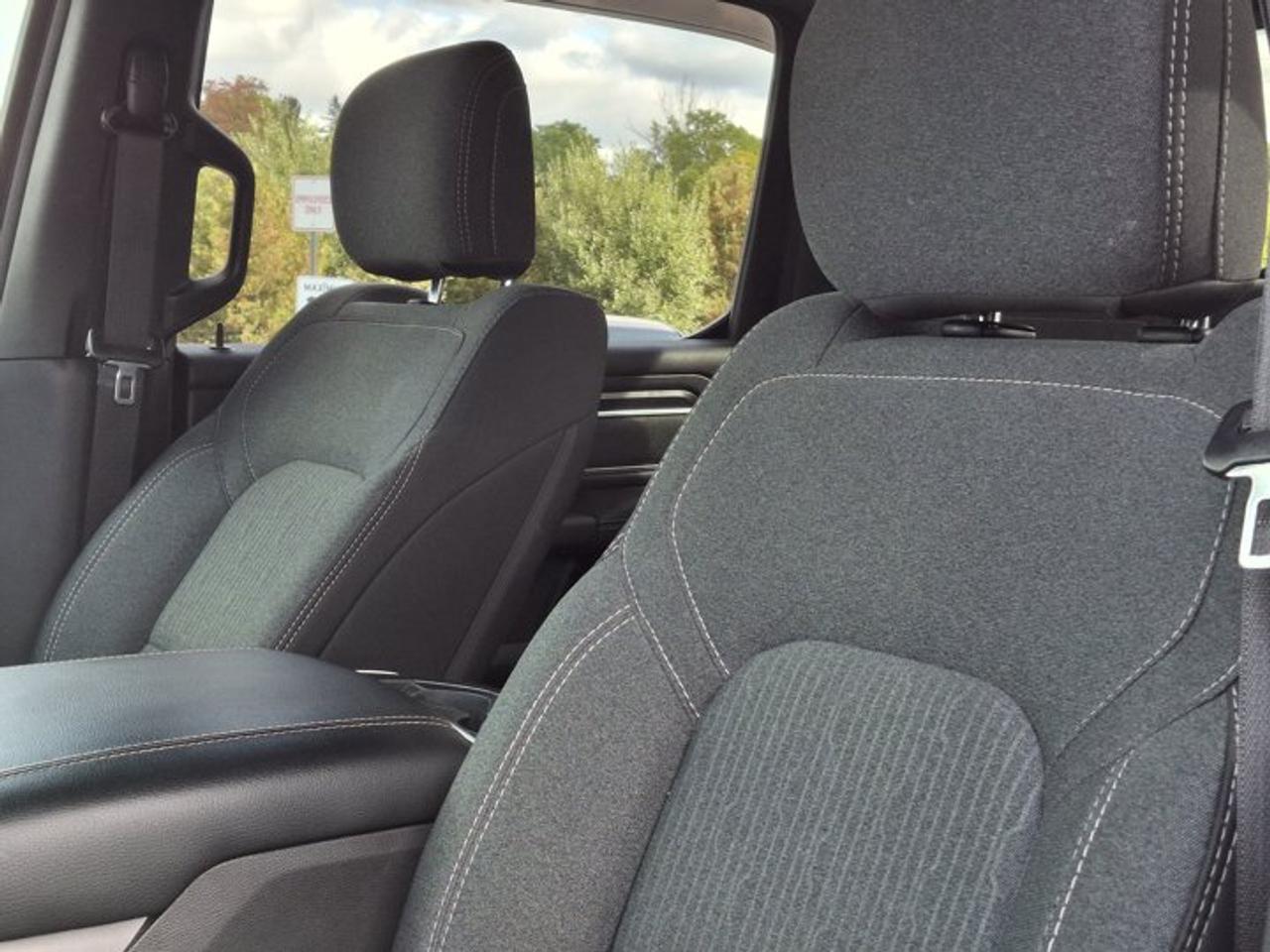 2020 RAM 1500 Big Horn Crew Cab 4x4 | 5.7L Hemi | North Edition | 20" Alloys | Android Auto + CarPlay and More ! Photo