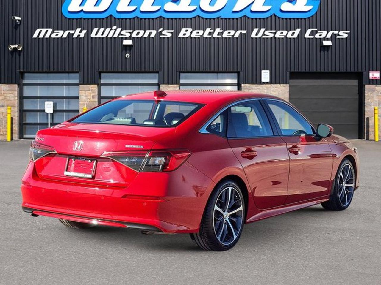 2022 Honda Civic Sedan Touring | Leather | Sunroof | Heated Seats + Steering | Adaptive Cruise | CarPlay + Android & More ! Photo4